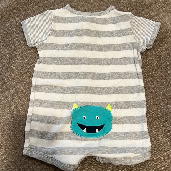 Carter’s 3-piece baby boy bundle clothing romper pants zip up hoodie jacket 6M - Picture 4 of 9